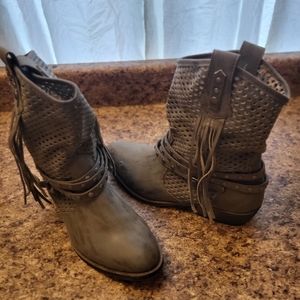 Women's boots
